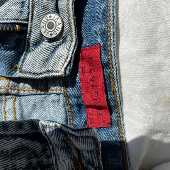 Fashionova Shorts - Picture 2 of 2